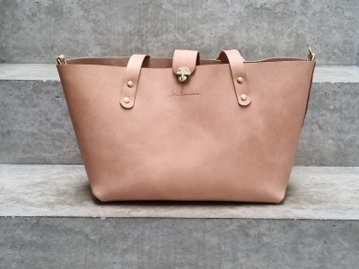 galerie/001 Taschen/010 Yamina/resized/T0328 (2024-02-17) 4_small.jpg